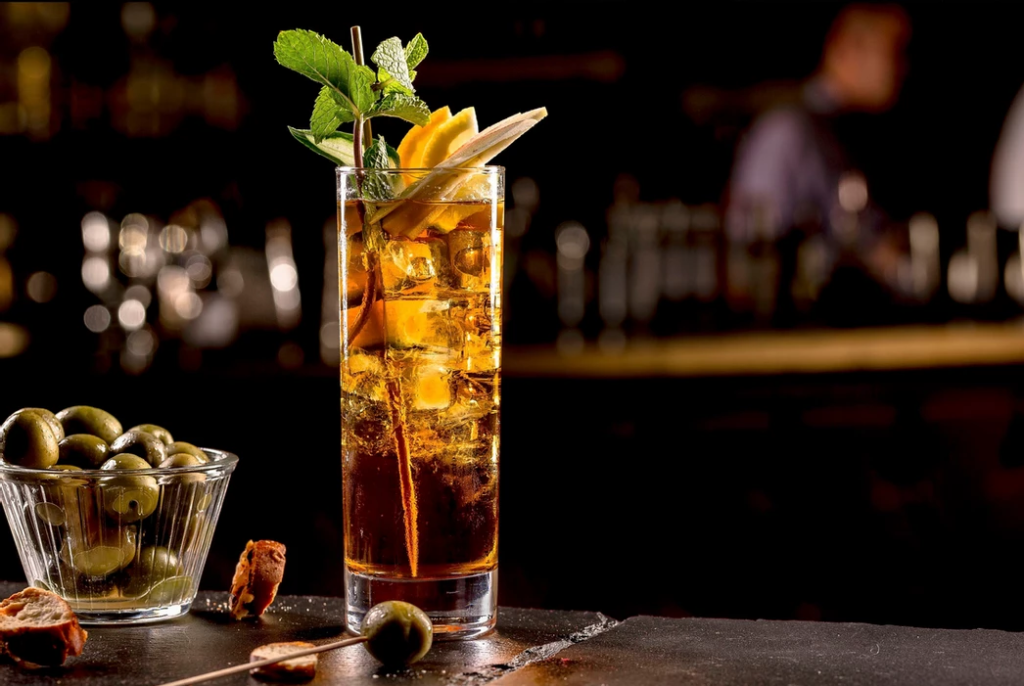 cocktail mit Ginger Ale