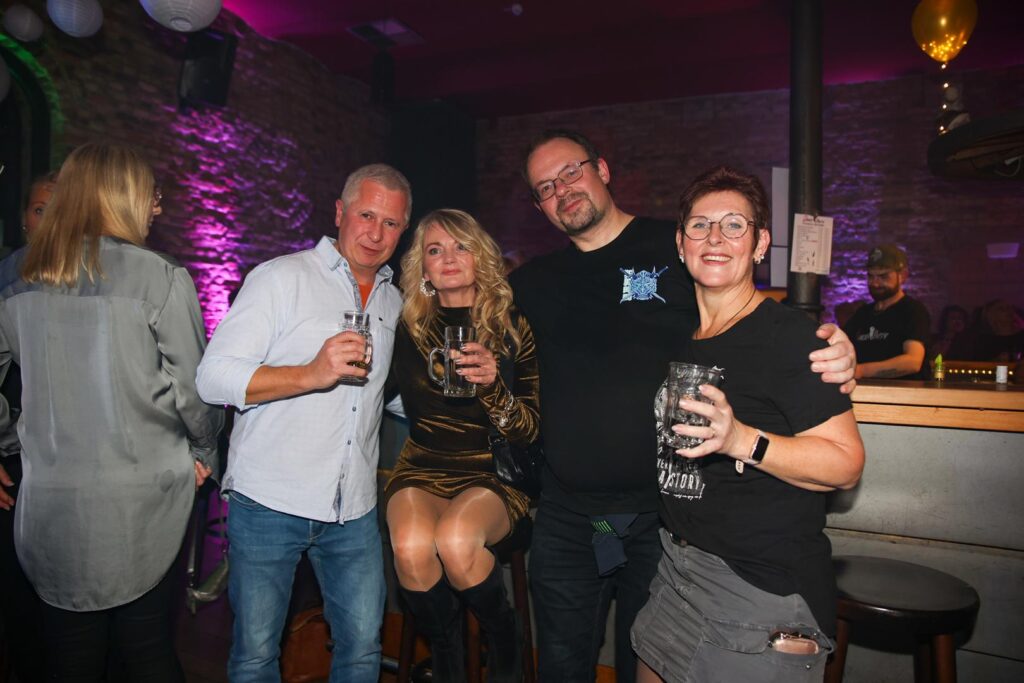 Pixelsaint fotografie cosacks dance party dez 25 1