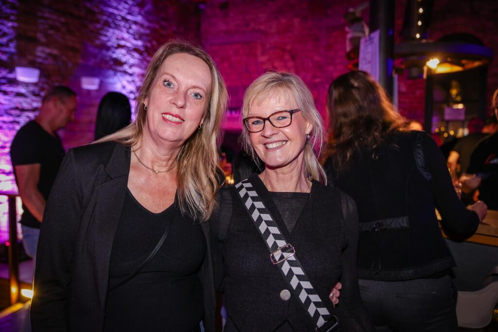 Pixelsaint fotografie cosacks dance party dez 25 1