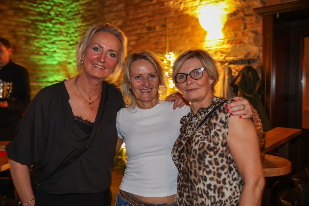 Pixelsaint fotografie cosacks dance party dez 25 1
