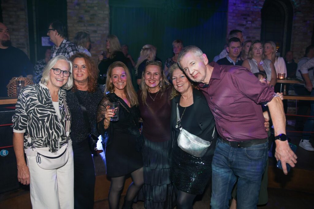 Pixelsaint fotografie cosacks dance party dez 25 1